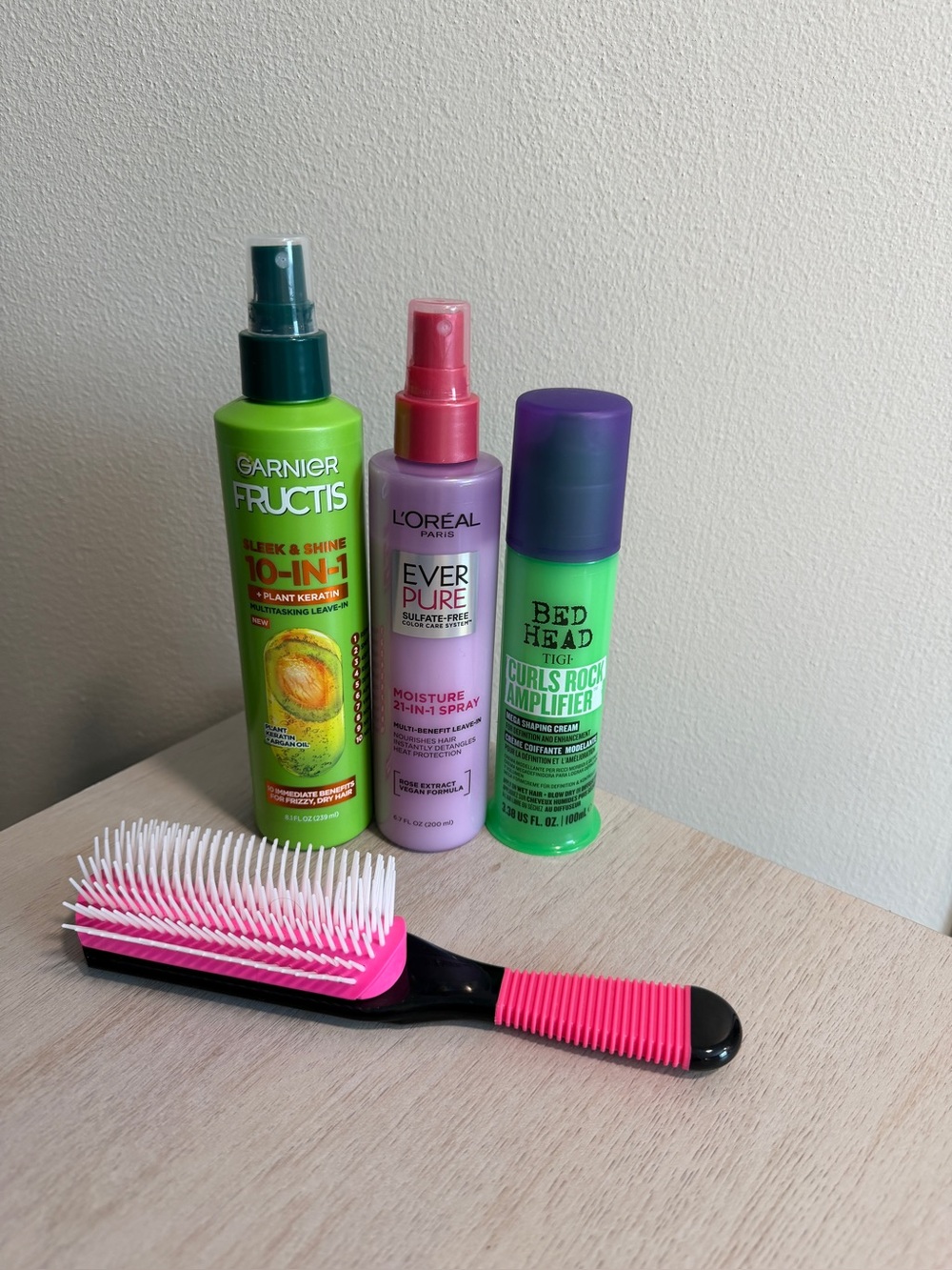 Bundle of curl/wavy hair products
